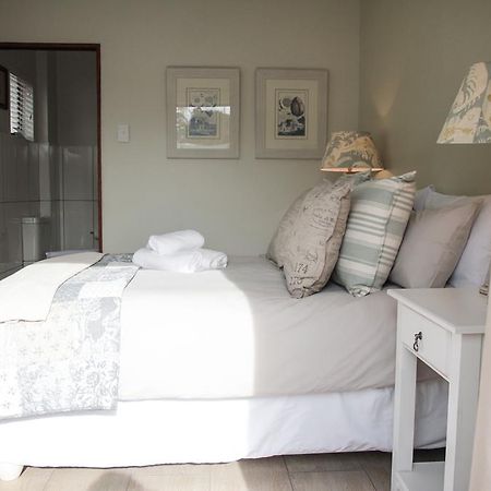 Olive Manor Guest House Нюкасъл Екстериор снимка