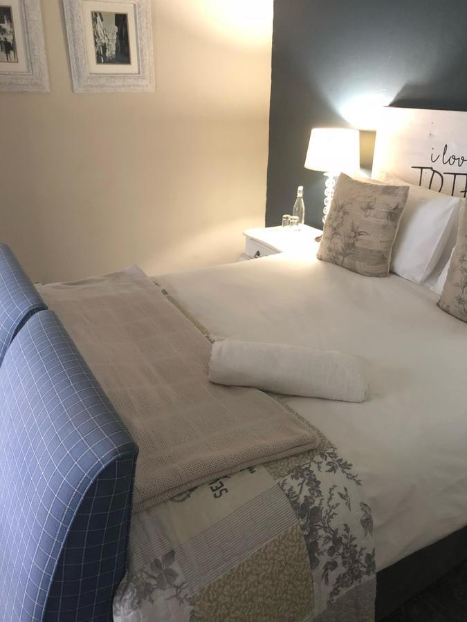 Olive Manor Guest House Нюкасъл Екстериор снимка